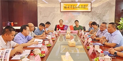 热烈欢迎凌云县党政考察团莅临育华集团参观指导