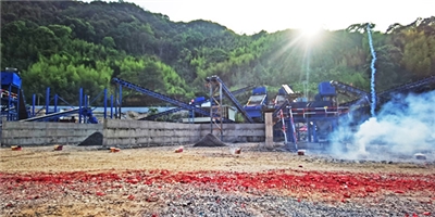 热烈祝贺福建育华新建政永高速德化段配套碎石·机制砂加工厂顺利竣工投产！